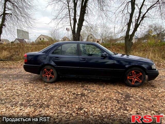 Мерседес Ц-Класс, объемом двигателя 1.8 л и пробегом 160 тыс. км за 2000 $, фото 4 на Automoto.ua