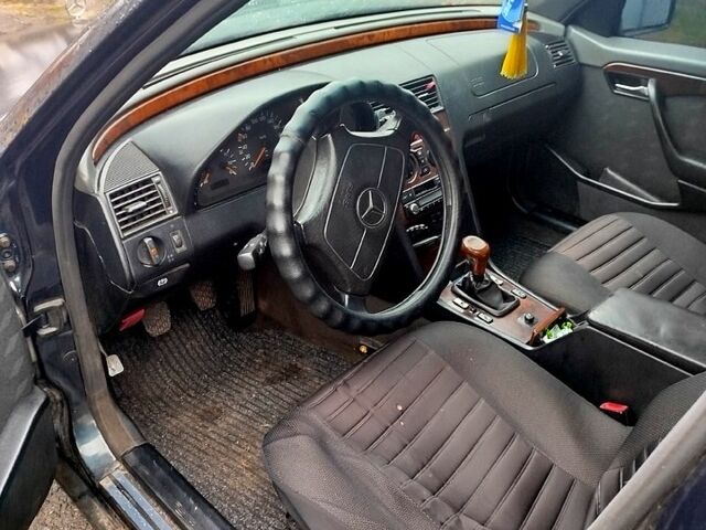 Мерседес Ц-Класс, объемом двигателя 2.5 л и пробегом 0 тыс. км за 3200 $, фото 6 на Automoto.ua