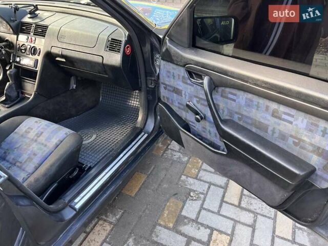Мерседес Ц-Класс, объемом двигателя 1.8 л и пробегом 420 тыс. км за 3000 $, фото 2 на Automoto.ua