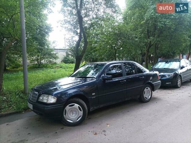 Мерседес Ц-Класс, объемом двигателя 2 л и пробегом 379 тыс. км за 2400 $, фото 1 на Automoto.ua