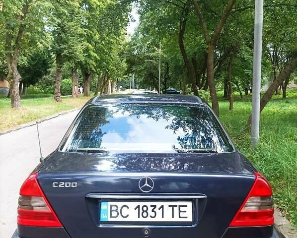 Мерседес Ц-Класс, объемом двигателя 2 л и пробегом 379 тыс. км за 2400 $, фото 3 на Automoto.ua