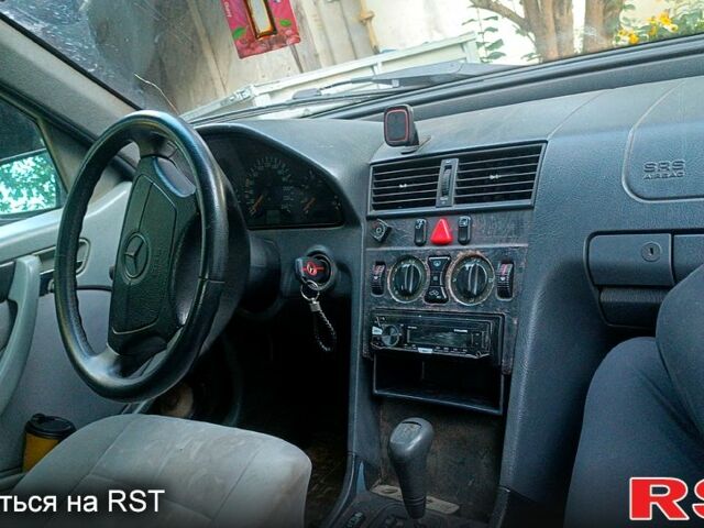 Мерседес Ц-Класс, объемом двигателя 1.8 л и пробегом 540 тыс. км за 900 $, фото 4 на Automoto.ua