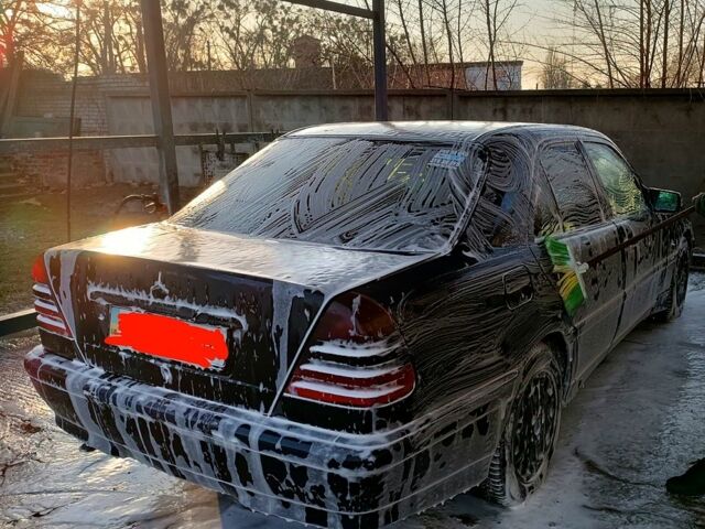 Мерседес Ц-Класс 1997 в Киеве на Automoto.ua Мерседес Ц-Класс, объемом двигателя 1.8 л и пробегом 540 тыс. км за 1300 $, фото 1 на Automoto.ua