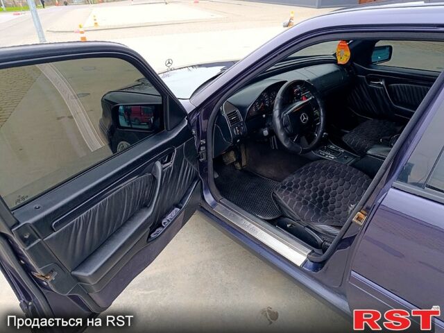 Мерседес Ц-Клас, об'ємом двигуна 2.3 л та пробігом 350 тис. км за 4500 $, фото 5 на Automoto.ua
