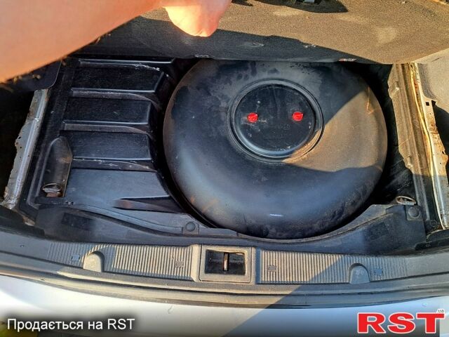 Мерседес Ц-Клас, об'ємом двигуна 2 л та пробігом 341 тис. км за 5000 $, фото 3 на Automoto.ua