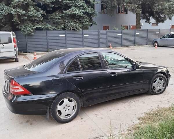 Мерседес Ц-Клас, об'ємом двигуна 2 л та пробігом 307 тис. км за 4500 $, фото 6 на Automoto.ua