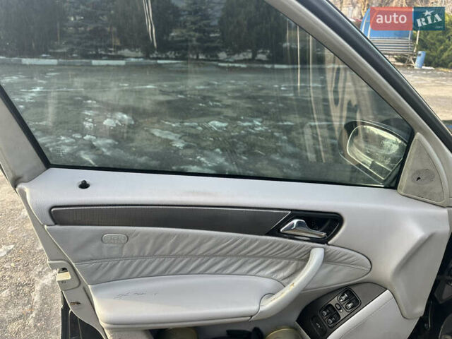 Мерседес Ц-Класс, объемом двигателя 0 л и пробегом 350 тыс. км за 5300 $, фото 2 на Automoto.ua