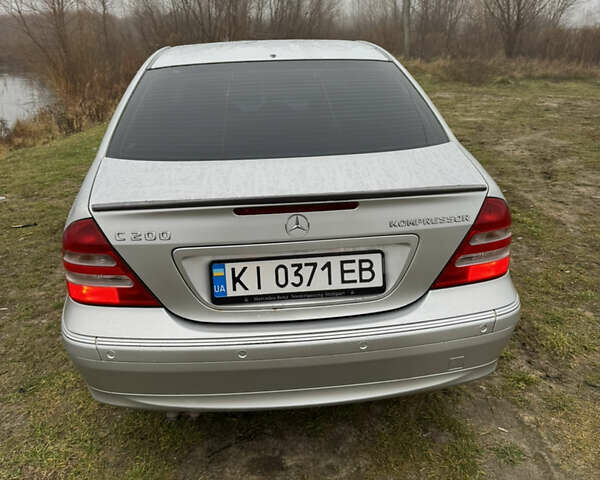 Мерседес Ц-Класс, объемом двигателя 2 л и пробегом 210 тыс. км за 4300 $, фото 5 на Automoto.ua