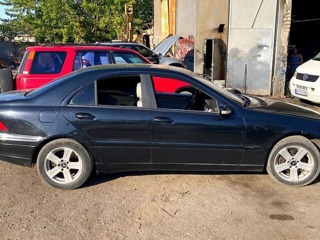 Мерседес Ц-Класс 2001 в Баштанке на Automoto.ua Мерседес Ц-Класс, объемом двигателя 2.2 л и пробегом 250 тыс. км за 3800 $, фото 6 на Automoto.ua