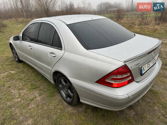 Мерседес Ц-Класс, объемом двигателя 2 л и пробегом 210 тыс. км за 4300 $, фото 4 на Automoto.ua