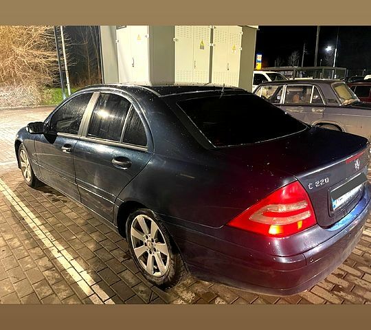 Мерседес Ц-Класс, объемом двигателя 2.2 л и пробегом 257 тыс. км за 6000 $, фото 7 на Automoto.ua