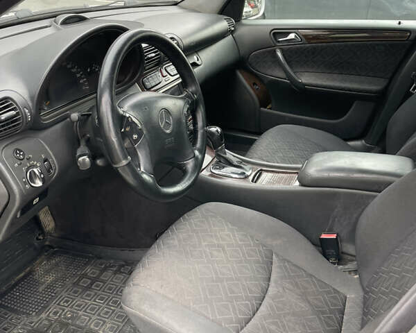 Мерседес Ц-Класс, объемом двигателя 2.2 л и пробегом 483 тыс. км за 4600 $, фото 11 на Automoto.ua
