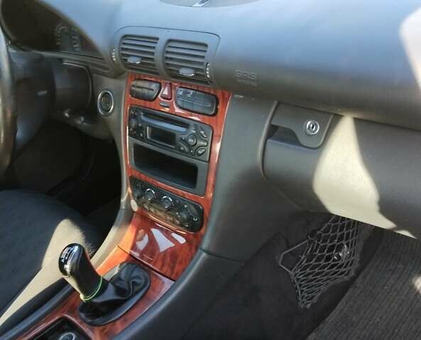 Мерседес Ц-Клас, об'ємом двигуна 1.8 л та пробігом 250 тис. км за 4300 $, фото 14 на Automoto.ua
