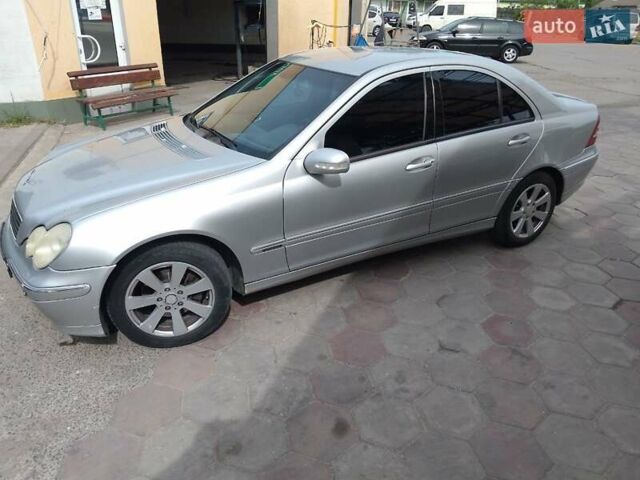 Мерседес Ц-Класс, объемом двигателя 1.8 л и пробегом 300 тыс. км за 5100 $, фото 1 на Automoto.ua