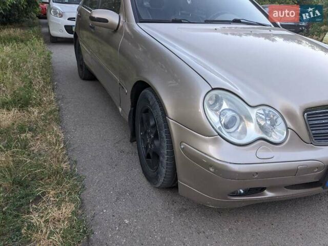 Мерседес Ц-Класс, объемом двигателя 1.8 л и пробегом 340 тыс. км за 6000 $, фото 4 на Automoto.ua