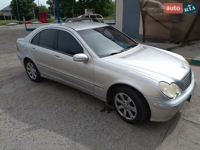 Мерседес Ц-Класс, объемом двигателя 1.8 л и пробегом 300 тыс. км за 5100 $, фото 4 на Automoto.ua