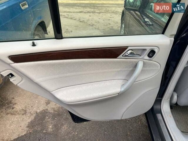 Мерседес Ц-Класс, объемом двигателя 1.8 л и пробегом 270 тыс. км за 5499 $, фото 10 на Automoto.ua