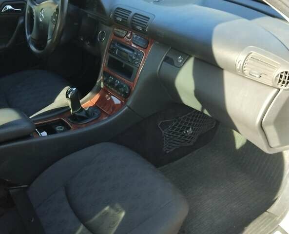 Мерседес Ц-Клас, об'ємом двигуна 1.8 л та пробігом 250 тис. км за 4300 $, фото 15 на Automoto.ua