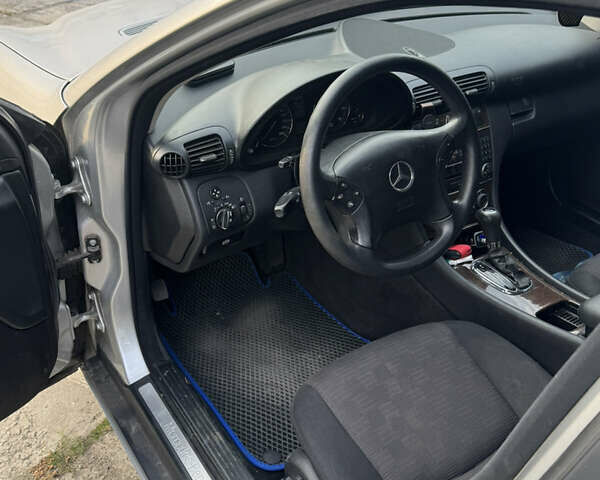 Мерседес Ц-Класс, объемом двигателя 1.8 л и пробегом 205 тыс. км за 6800 $, фото 7 на Automoto.ua