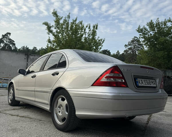 Мерседес Ц-Класс, объемом двигателя 1.8 л и пробегом 205 тыс. км за 6800 $, фото 3 на Automoto.ua