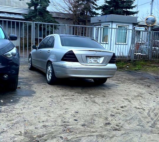 Мерседес Ц-Клас, об'ємом двигуна 2.6 л та пробігом 390 тис. км за 1700 $, фото 1 на Automoto.ua