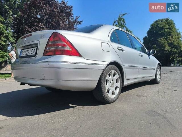 Мерседес Ц-Класс, объемом двигателя 2.15 л и пробегом 260 тыс. км за 4999 $, фото 4 на Automoto.ua