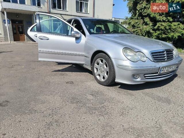 Мерседес Ц-Класс, объемом двигателя 2.15 л и пробегом 260 тыс. км за 4999 $, фото 1 на Automoto.ua