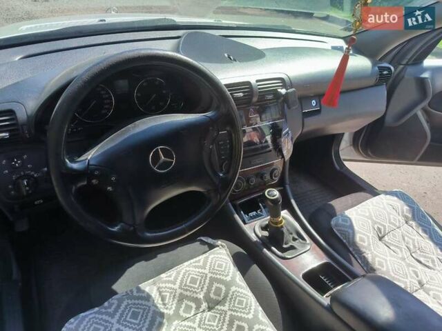 Мерседес Ц-Класс, объемом двигателя 2.15 л и пробегом 260 тыс. км за 4999 $, фото 3 на Automoto.ua