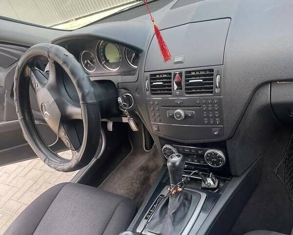 Мерседес Ц-Класс, объемом двигателя 2.2 л и пробегом 230 тыс. км за 10800 $, фото 9 на Automoto.ua
