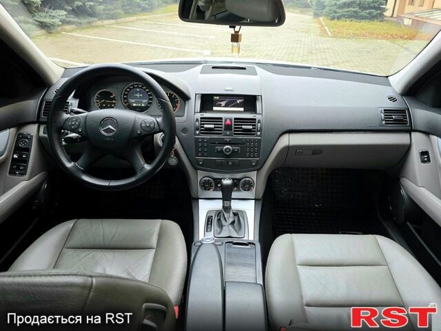 Мерседес Ц-Клас, об'ємом двигуна 3 л та пробігом 190 тис. км за 8200 $, фото 7 на Automoto.ua