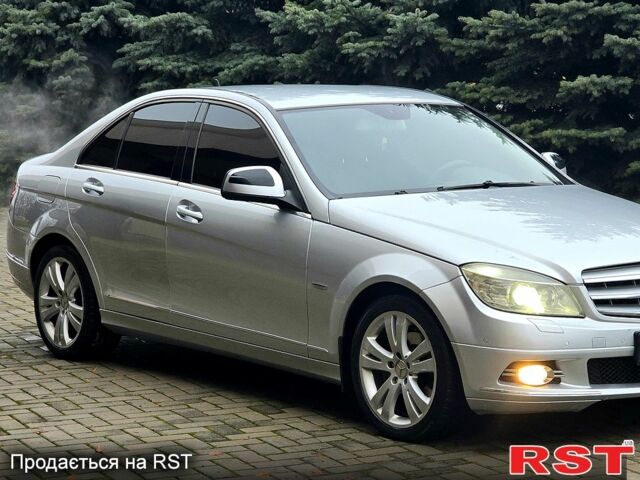 Мерседес Ц-Клас, об'ємом двигуна 3 л та пробігом 190 тис. км за 8200 $, фото 3 на Automoto.ua