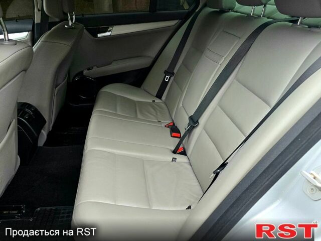 Мерседес Ц-Клас, об'ємом двигуна 3 л та пробігом 190 тис. км за 8200 $, фото 5 на Automoto.ua