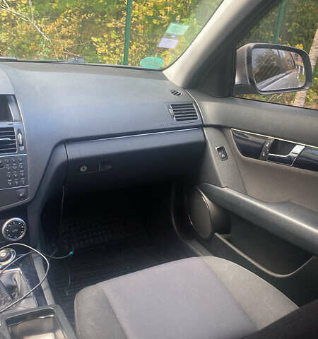 Мерседес Ц-Класс, объемом двигателя 0 л и пробегом 260 тыс. км за 6302 $, фото 5 на Automoto.ua