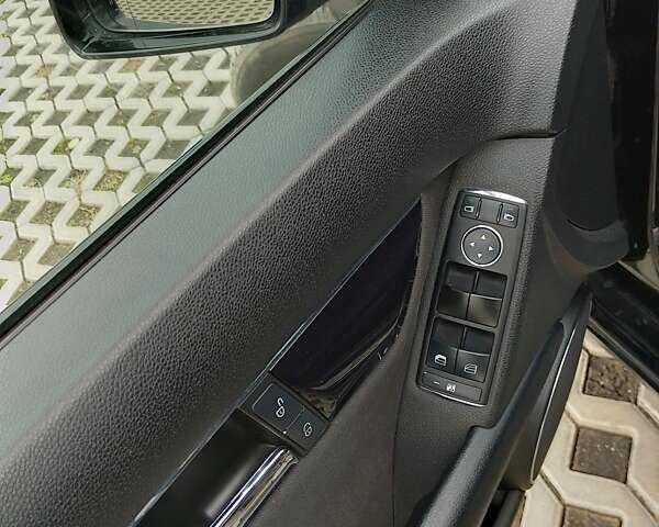 Мерседес Ц-Класс, объемом двигателя 2.2 л и пробегом 254 тыс. км за 9900 $, фото 19 на Automoto.ua