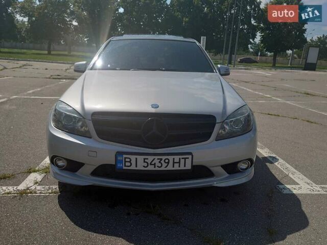 Мерседес Ц-Клас, об'ємом двигуна 3 л та пробігом 210 тис. км за 9900 $, фото 1 на Automoto.ua