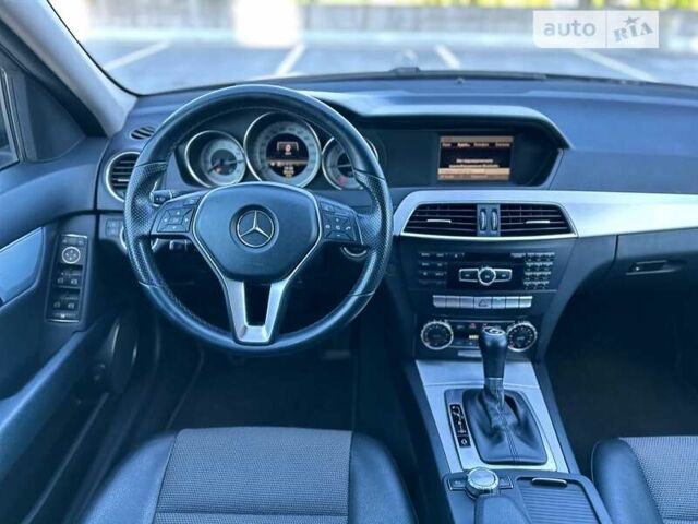 Мерседес Ц-Класс, объемом двигателя 2.2 л и пробегом 206 тыс. км за 12400 $, фото 29 на Automoto.ua