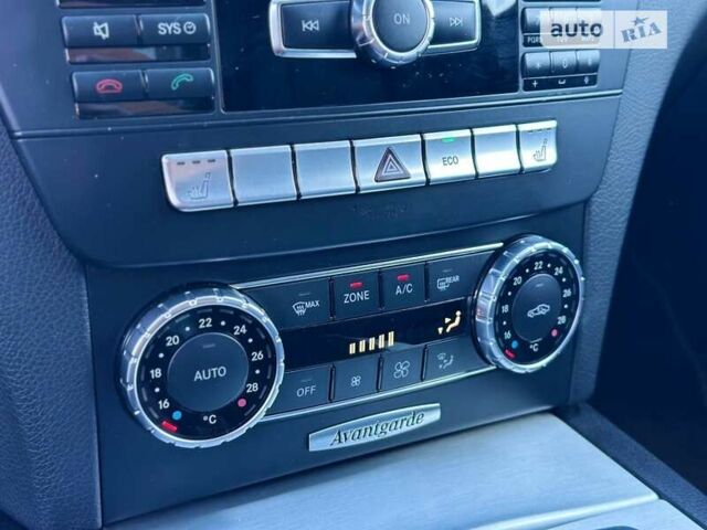 Мерседес Ц-Класс, объемом двигателя 2.2 л и пробегом 206 тыс. км за 12400 $, фото 30 на Automoto.ua