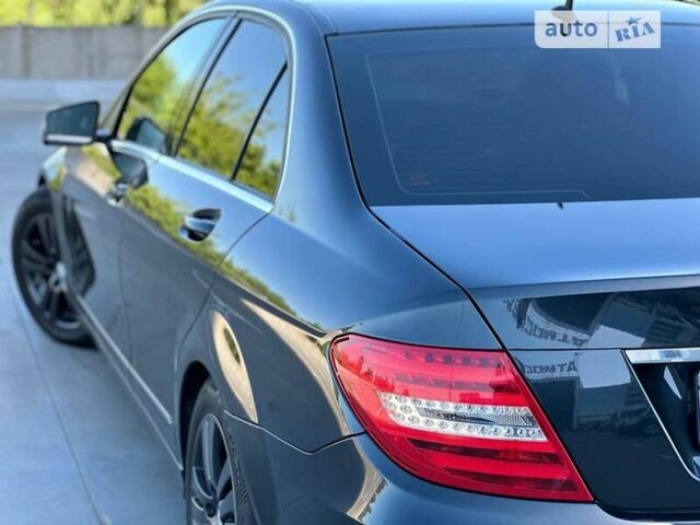 Мерседес Ц-Класс, объемом двигателя 2.2 л и пробегом 206 тыс. км за 12400 $, фото 20 на Automoto.ua