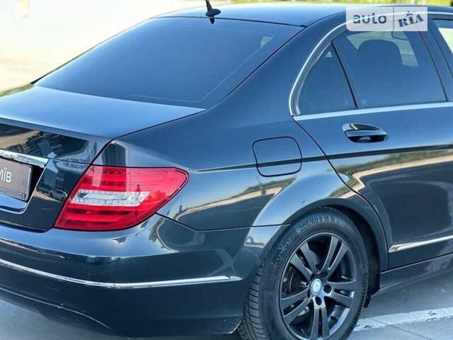 Мерседес Ц-Класс, объемом двигателя 2.2 л и пробегом 206 тыс. км за 12400 $, фото 14 на Automoto.ua