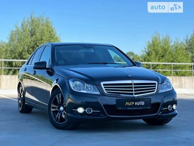 Мерседес Ц-Класс, объемом двигателя 2.2 л и пробегом 206 тыс. км за 12400 $, фото 2 на Automoto.ua