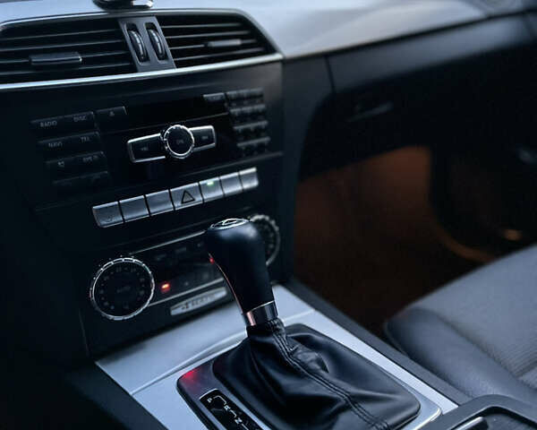 Мерседес Ц-Класс, объемом двигателя 0 л и пробегом 285 тыс. км за 14500 $, фото 3 на Automoto.ua