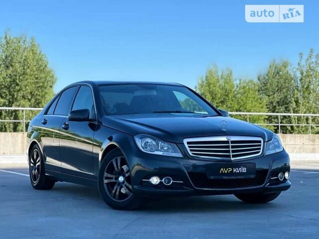 Мерседес Ц-Класс, объемом двигателя 2.2 л и пробегом 206 тыс. км за 12400 $, фото 9 на Automoto.ua