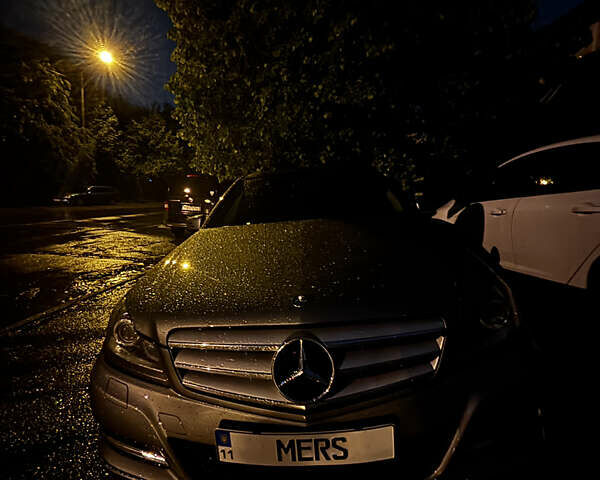 Мерседес Ц-Класс, объемом двигателя 0 л и пробегом 285 тыс. км за 14500 $, фото 11 на Automoto.ua