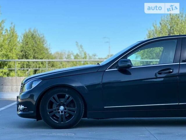 Мерседес Ц-Класс, объемом двигателя 2.2 л и пробегом 206 тыс. км за 12400 $, фото 16 на Automoto.ua