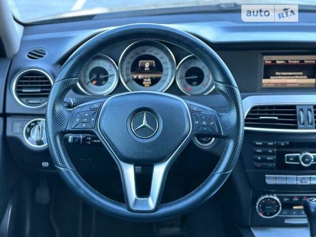 Мерседес Ц-Класс, объемом двигателя 2.2 л и пробегом 206 тыс. км за 12400 $, фото 31 на Automoto.ua