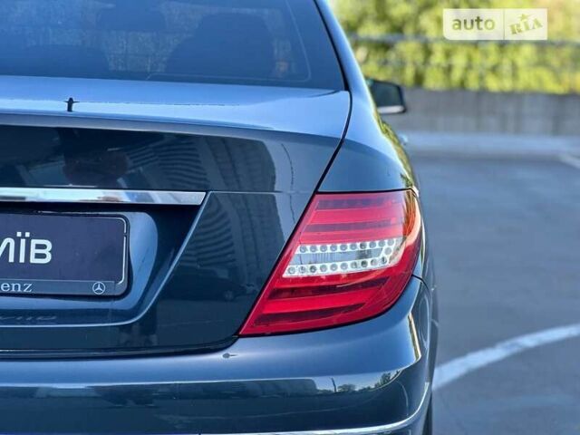 Мерседес Ц-Класс, объемом двигателя 2.2 л и пробегом 206 тыс. км за 12400 $, фото 10 на Automoto.ua