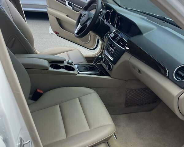 Мерседес Ц-Класс, объемом двигателя 1.8 л и пробегом 136 тыс. км за 14500 $, фото 23 на Automoto.ua