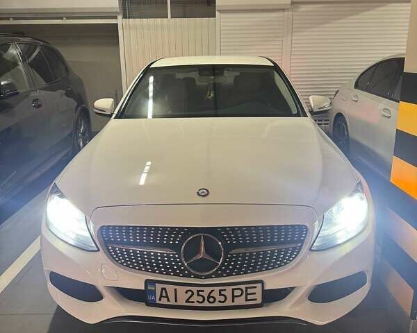 Мерседес Ц-Класс, объемом двигателя 2 л и пробегом 140 тыс. км за 17900 $, фото 3 на Automoto.ua