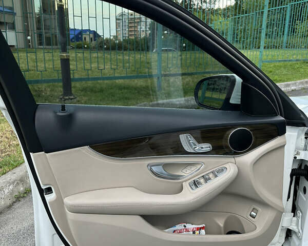 Мерседес Ц-Класс, объемом двигателя 2 л и пробегом 140 тыс. км за 17900 $, фото 11 на Automoto.ua