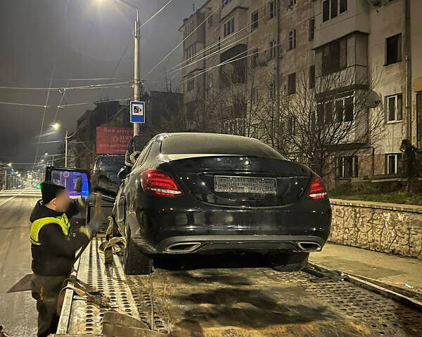 Мерседес Ц-Клас, об'ємом двигуна 2 л та пробігом 120 тис. км за 11001 $, фото 3 на Automoto.ua